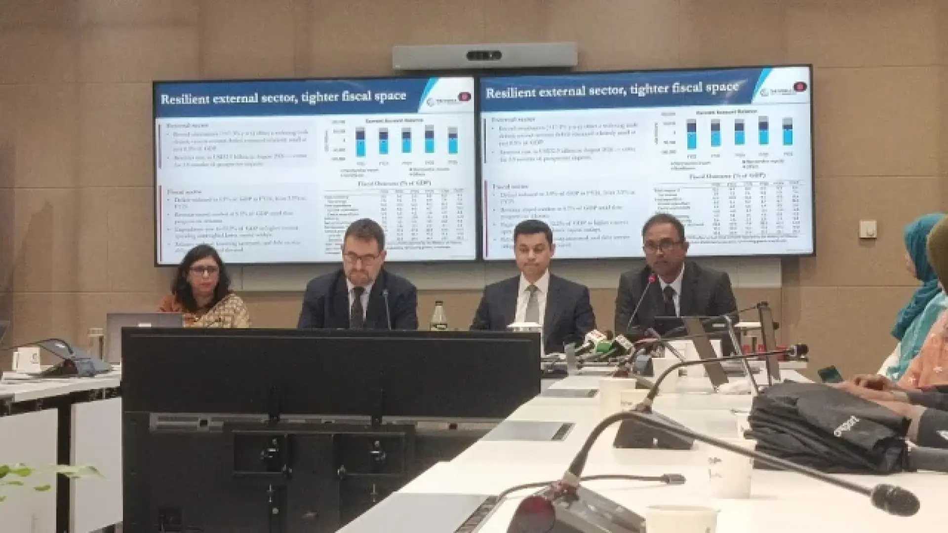 WB Forecasts Bangladesh's GDP Growth Unchanged at 3.4% for FY27