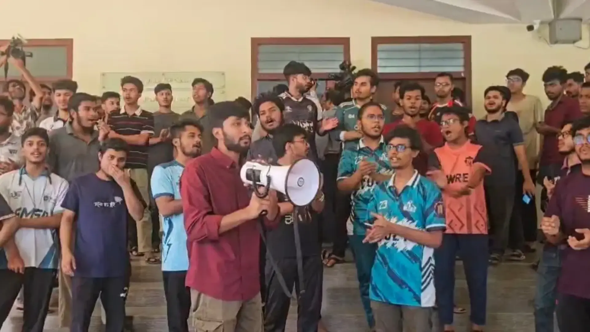 CUET Standoff Deepens as Students Reject New VC