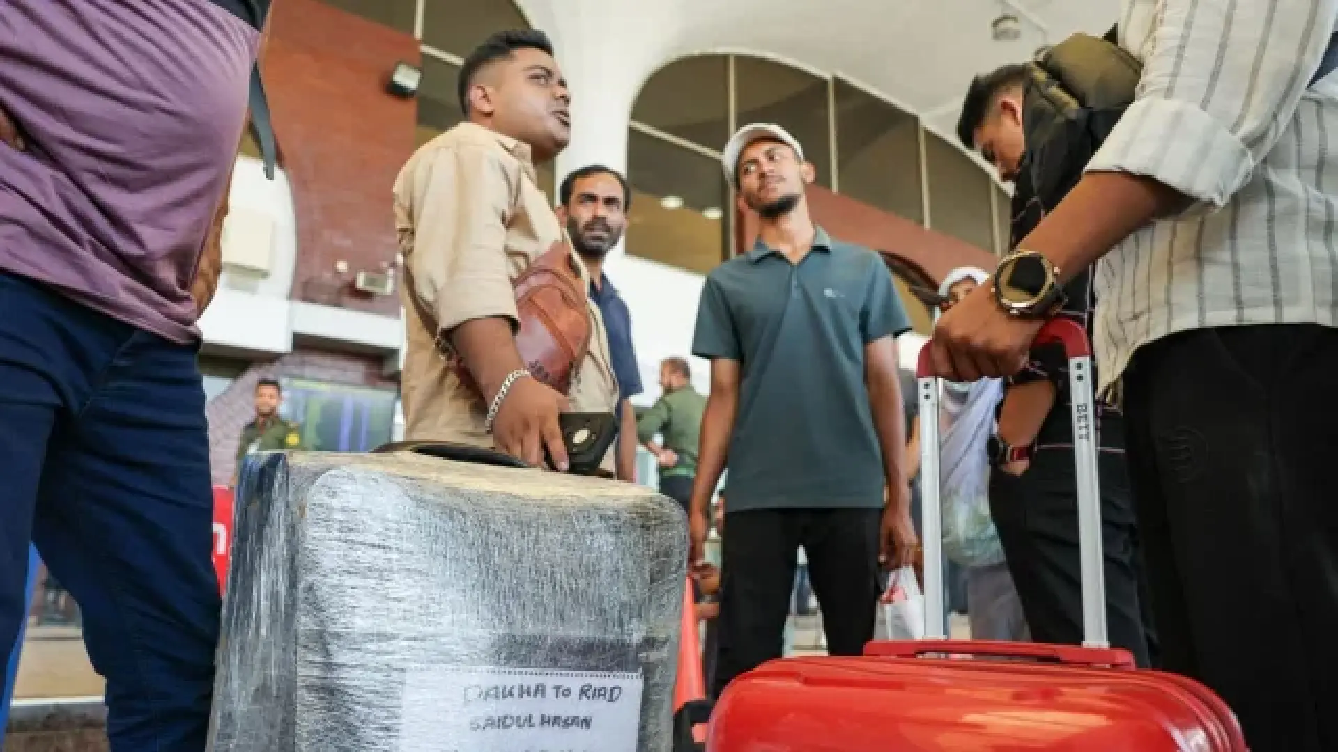 Stranded Workers, Salary Cuts Deepen Migrant Crisis