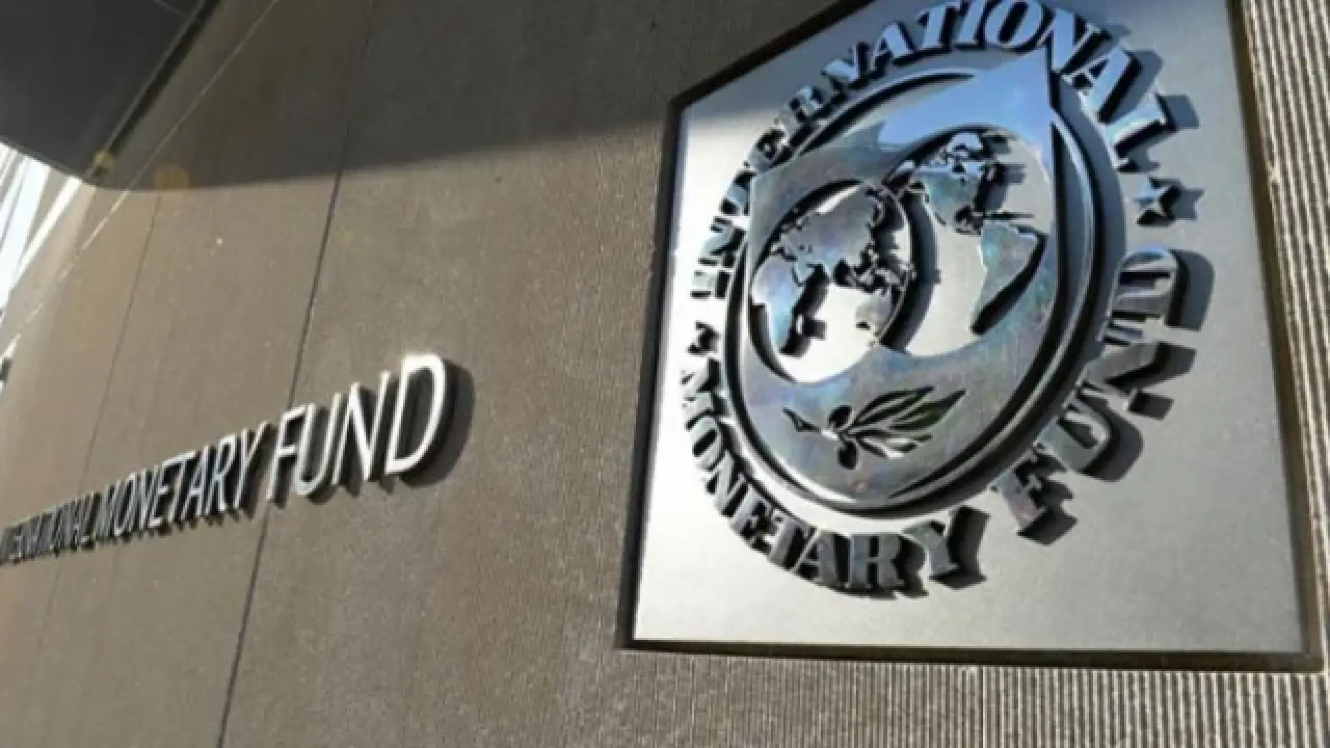 IMF Warning: Higher Prices and Slower Growth May Hit Jobs and Incomes